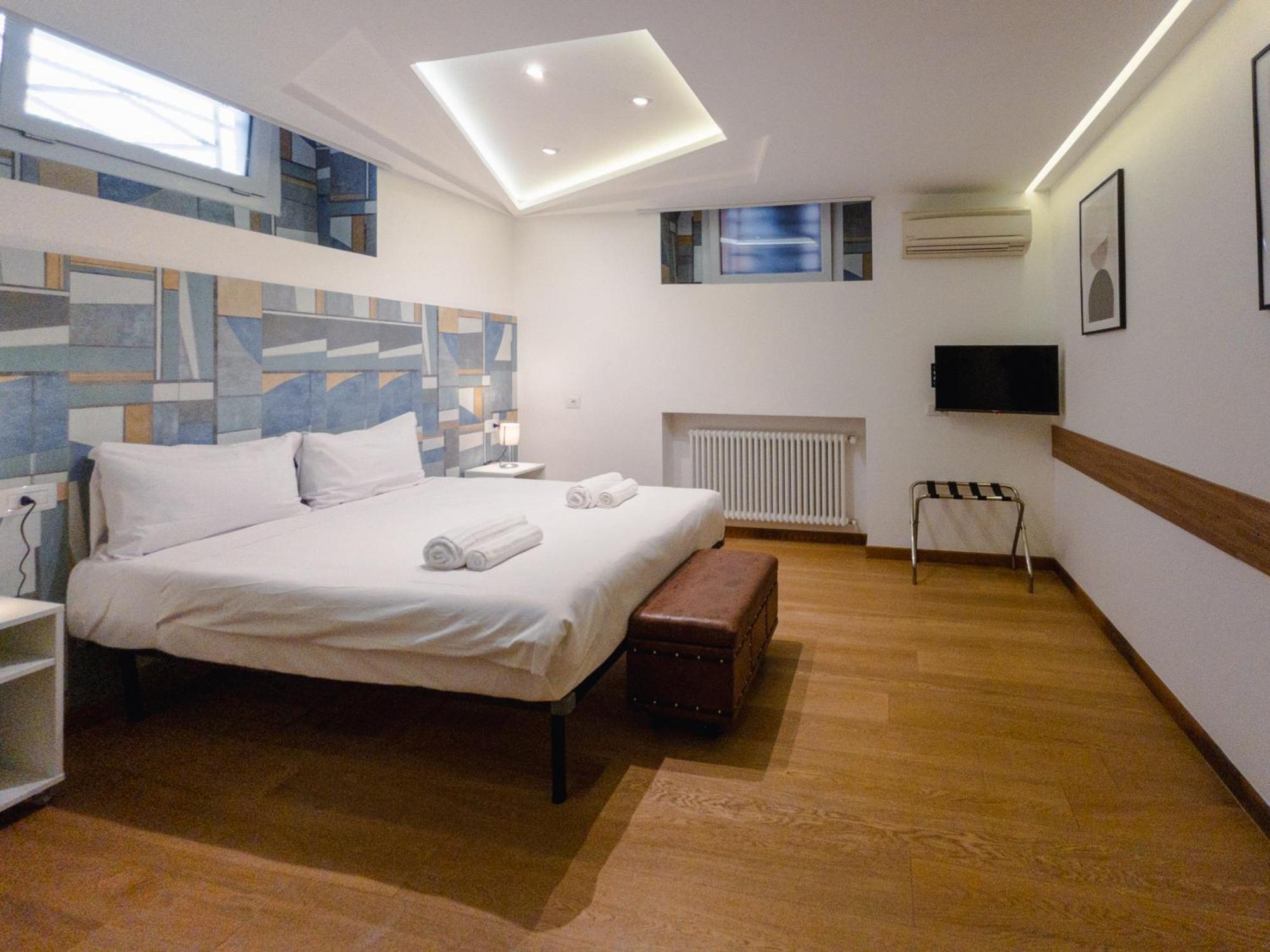 Rrrapido Holy Suites And Rooms - Via Sardegna Milano Dış mekan fotoğraf
